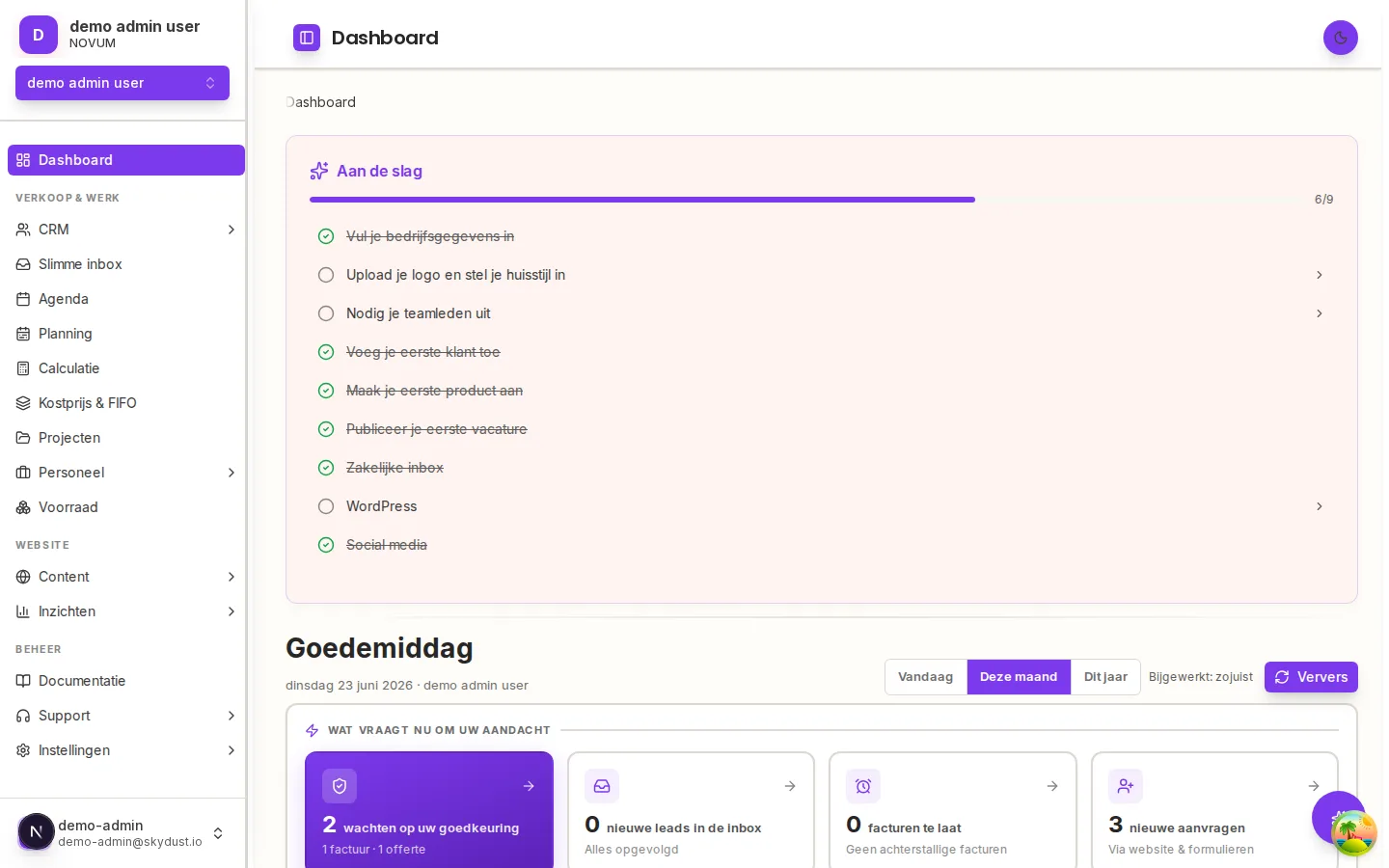 Eén overzicht van offertes, klanten en websiteleads — direct bij het inloggen.