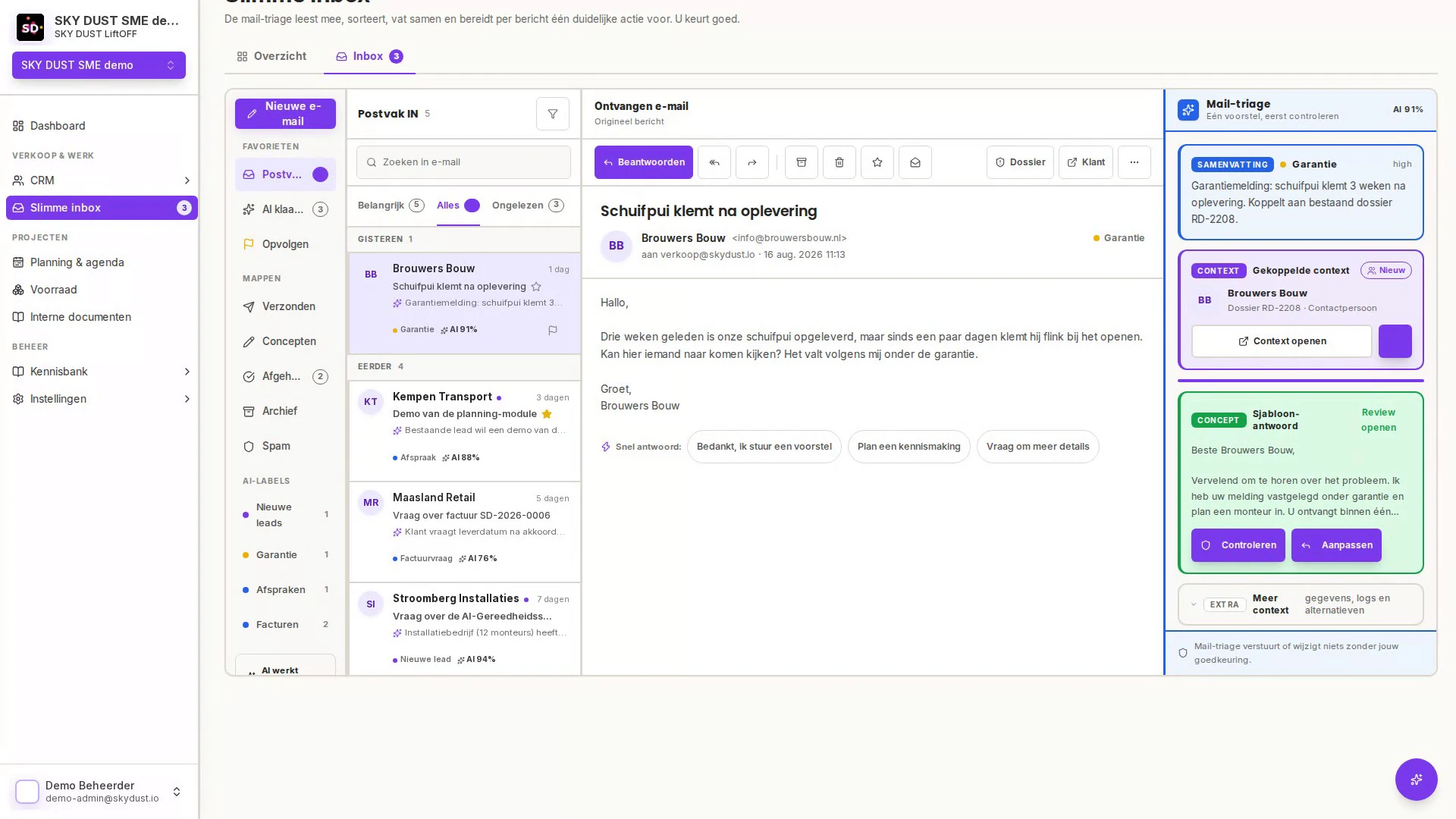 LiftOFF inbox-scherm met gesorteerde e-mails en voorgestelde volgende stappen